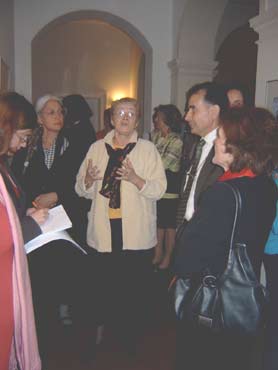 Hocine Meghar, Algerischer Botschafter (re), Michèle Brun, Kuratorin (Mitte), Michaele Schreyer, EU Komissarin AD (hinten re)